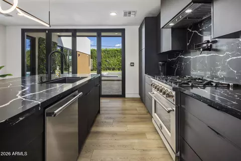 Kitchen - 4334 E Lewis Ave, Phoenix, AZ 85008 photo 6 of 12