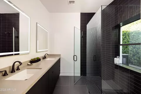 Bath - 4334 E Lewis Ave, Phoenix, AZ 85008 photo 11 of 11