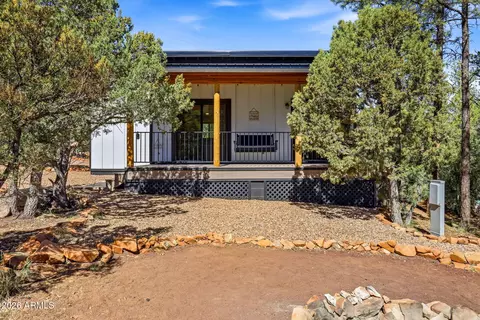 2787 Paradise Pines Rd, Overgaard, AZ 85933