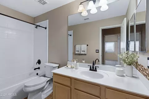 Bath - 1511 E Black Diamond Dr, Gilbert, AZ 85296 photo 3 of 4