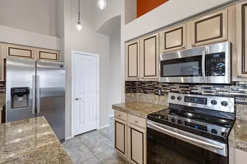 Kitchen - 1511 E Black Diamond Dr, Gilbert, AZ 85296 photo 2 of 4