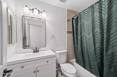 Bath - 10427 E Diamond Ave, Mesa, AZ 85208 photo 2 of 4
