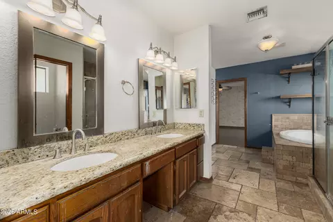 Bath - 3152 E Irwin Ave, Mesa, AZ 85204 photo 1 of 4
