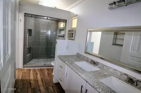 Bath - 196 E Cedar St, Globe, AZ 85501 photo 2 of 10