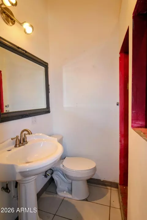 Bath - 196 E Cedar St, Globe, AZ 85501 photo 1 of 10