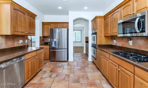 Kitchen - 5902 W Gambit Trl, Phoenix, AZ 85083 photo 4 of 4