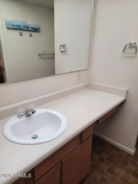 Bath - 877 E Lancaster Cir, Florence, AZ 85132 photo 2 of 4