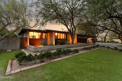 Exterior - 4324 E Stanford Dr, Phoenix, AZ 85018 photo 2 of 11