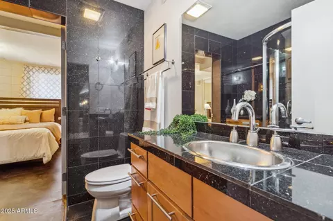 Bath - 4324 E Stanford Dr, Phoenix, AZ 85018 photo 5 of 5