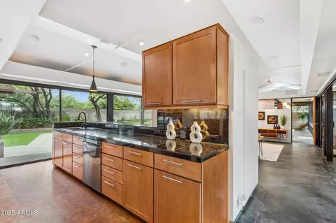 Kitchen - 4324 E Stanford Dr, Phoenix, AZ 85018 photo 2 of 4