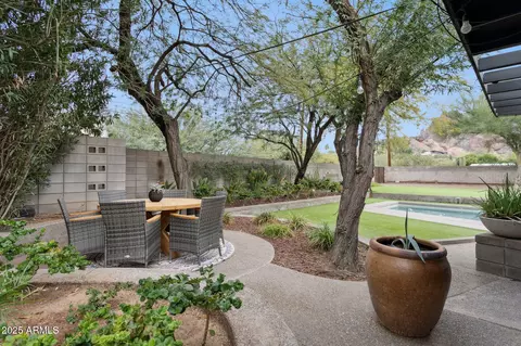 Exterior - 4324 E Stanford Dr, Phoenix, AZ 85018 photo 7 of 11