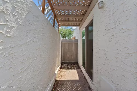 Exterior - 6105 N 12th Way, Phoenix, AZ 85014 photo 1 of 2
