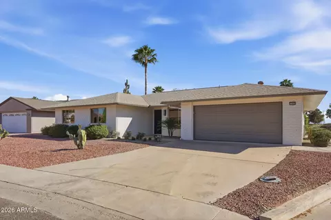 11049 W Crestbrook Dr, Sun City, AZ 85351