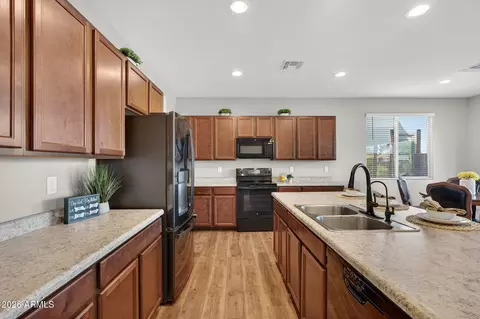 Kitchen - 10061 E Cotton Rd, Florence, AZ 85132 photo 2 of 3