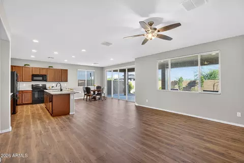 Living - 10061 E Cotton Rd, Florence, AZ 85132 photo 1 of 4
