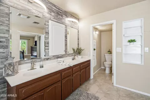 Bath - 841 N Gentry --, Mesa, AZ 85213 photo 3 of 7