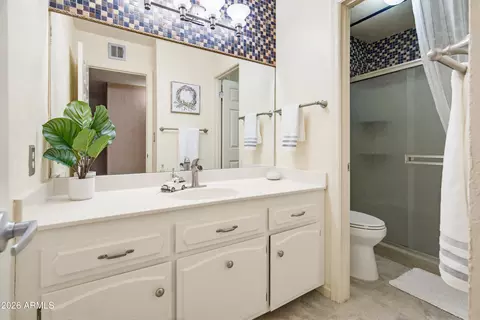 Bath - 841 N Gentry --, Mesa, AZ 85213 photo 6 of 7