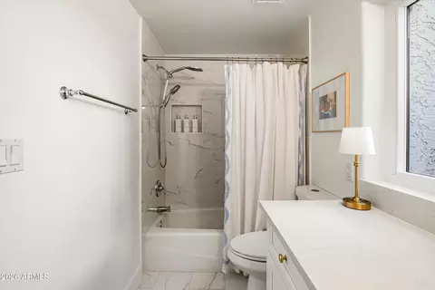 Bath - 1538 E Montebello Ave, Phoenix, AZ 85014 photo 5 of 5