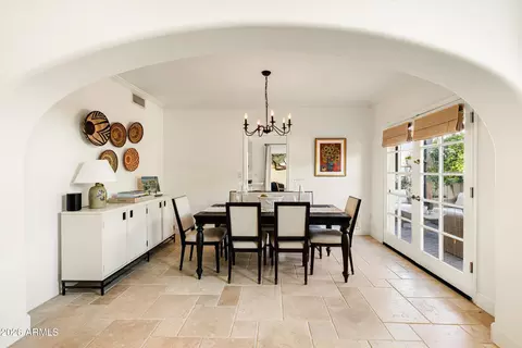 Dining - 1538 E Montebello Ave, Phoenix, AZ 85014 photo 2 of 3