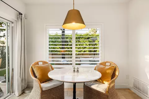 Dining - 1538 E Montebello Ave, Phoenix, AZ 85014 photo 3 of 3