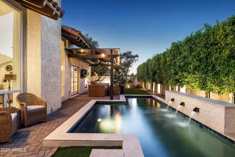 Exterior - 1538 E Montebello Ave, Phoenix, AZ 85014 photo 5 of 7