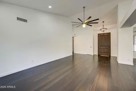 Living - 938 E Knight Ln, Tempe, AZ 85284 photo 2 of 6