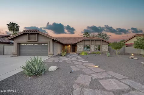 938 E Knight Ln, Tempe, AZ 85284