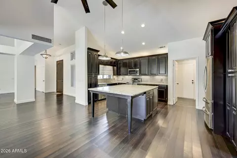 Kitchen - 938 E Knight Ln, Tempe, AZ 85284 photo 4 of 8