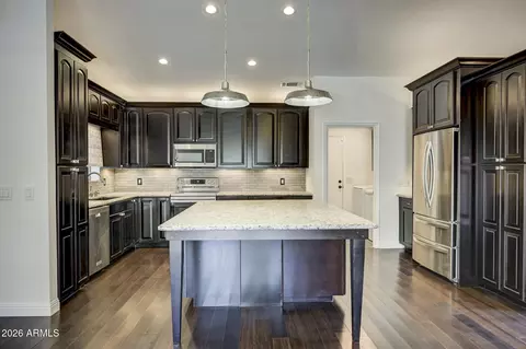 Kitchen - 938 E Knight Ln, Tempe, AZ 85284 photo 3 of 8