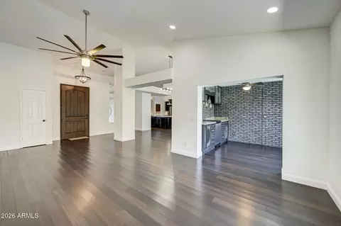 Living - 938 E Knight Ln, Tempe, AZ 85284 photo 3 of 6
