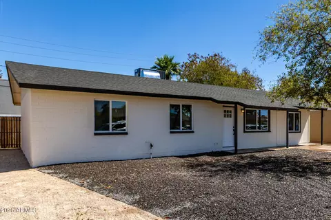 Exterior - 3121 N 35th Dr, Phoenix, AZ 85019 photo 2 of 7