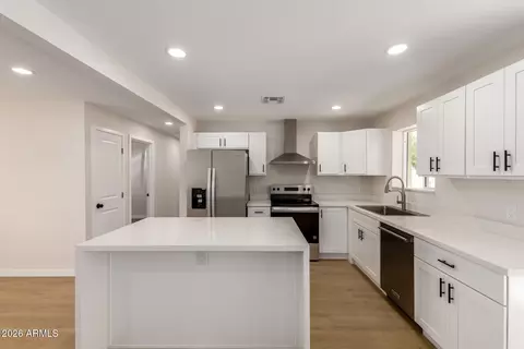 Kitchen - 3121 N 35th Dr, Phoenix, AZ 85019 photo 2 of 4