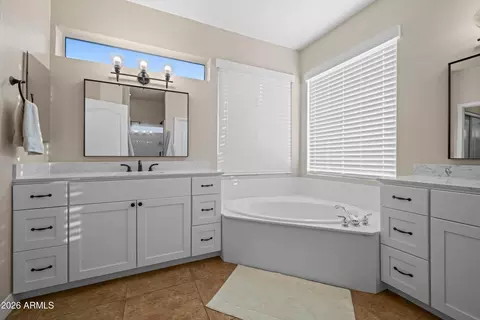 Bath - 7643 E Sandia Cir, Mesa, AZ 85207 photo 4 of 5
