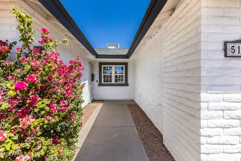 Entry Way - 5150 E Tunder Dr, Phoenix, AZ 85044 photo 1 of 1