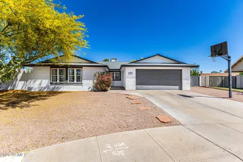 5150 E Tunder Dr, Phoenix, AZ 85044