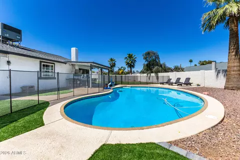 Exterior - 5150 E Tunder Dr, Phoenix, AZ 85044 photo 6 of 8