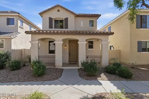 104 E Palomino Dr, Gilbert, AZ 85296