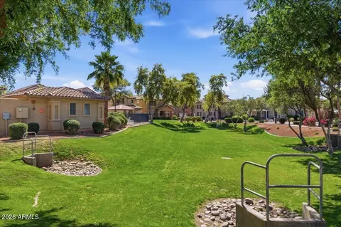 Exterior - 104 E Palomino Dr, Gilbert, AZ 85296 photo 7 of 10