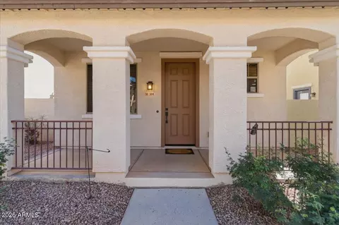 Exterior - 104 E Palomino Dr, Gilbert, AZ 85296 photo 2 of 10