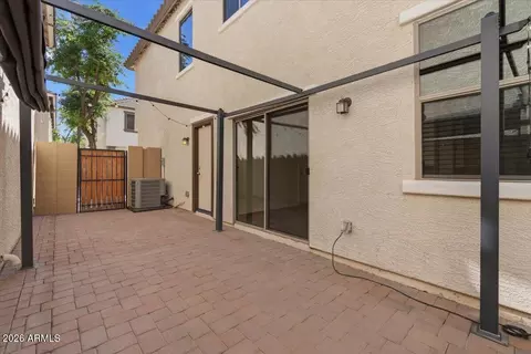 Exterior - 104 E Palomino Dr, Gilbert, AZ 85296 photo 4 of 10