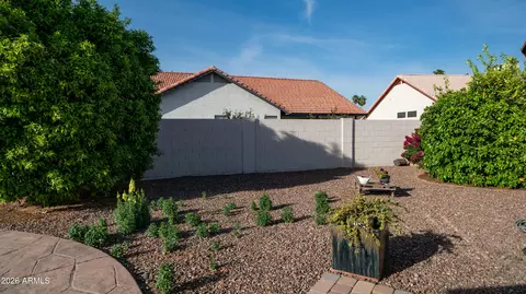Exterior - 408 E Meadows Ln, Gilbert, AZ 85234 photo 6 of 17
