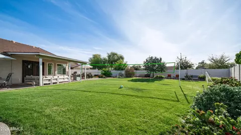 Exterior - 408 E Meadows Ln, Gilbert, AZ 85234 photo 9 of 17