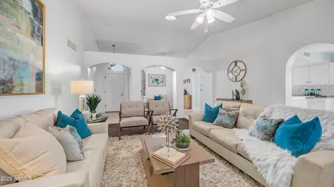 408 E Meadows Ln, Gilbert, AZ 85234
