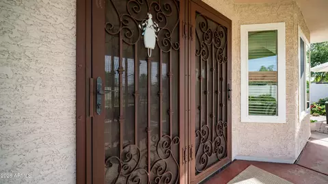 Exterior - 408 E Meadows Ln, Gilbert, AZ 85234 photo 3 of 17