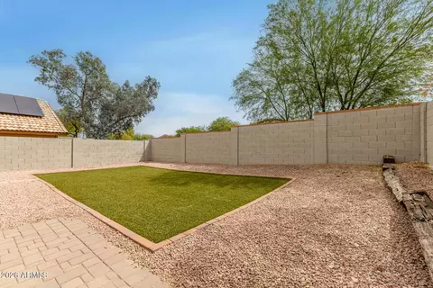 Exterior - 1465 E Renee Dr, Phoenix, AZ 85024 photo 2 of 3
