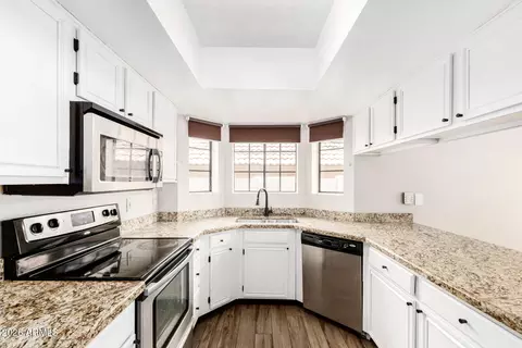 Kitchen - 1465 E Renee Dr, Phoenix, AZ 85024 photo 3 of 3