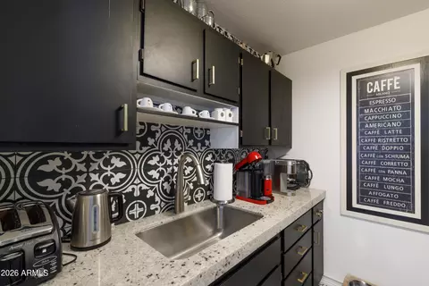 Kitchen - 4833 N 38th St, Phoenix, AZ 85018 photo 8 of 8