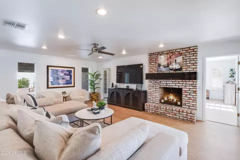 Living - 4833 N 38th St, Phoenix, AZ 85018 photo 6 of 8