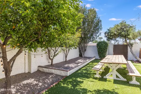Exterior - 4833 N 38th St, Phoenix, AZ 85018 photo 9 of 16