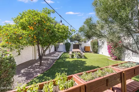 Exterior - 4833 N 38th St, Phoenix, AZ 85018 photo 8 of 16
